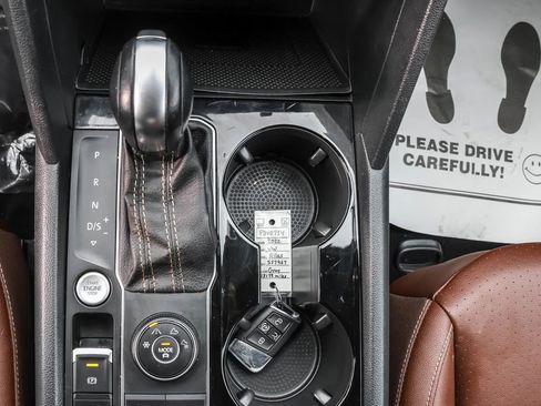 Used 2022 Volkswagen Atlas SE image 25