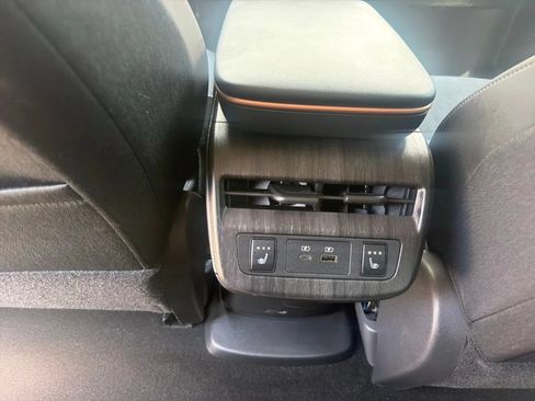 Used 2024 Nissan Ariya FWD image 16