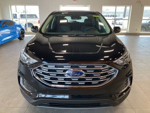 Used 2022 Ford Edge Titanium w/ Class II Trailer Tow Package AWD/4WD image 2