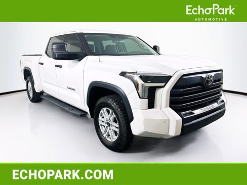 Used 2022 Toyota Tundra SR5 w/ SR5 Convenience Package AWD/4WD image 1