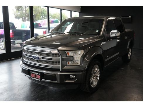 Used 2015 Ford F150 Platinum w/ Equipment Group 701A Luxury RWD image 3