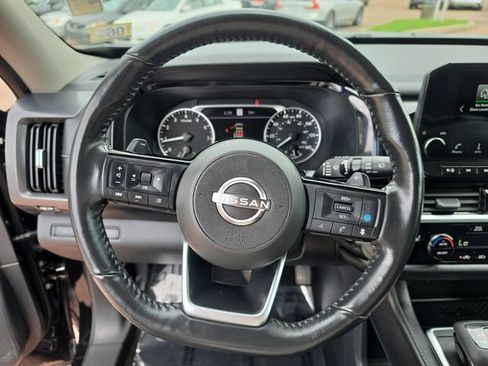 Used 2024 Nissan Pathfinder SL AWD/4WD image 14