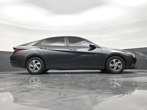Used 2021 Hyundai Elantra SE FWD image 24
