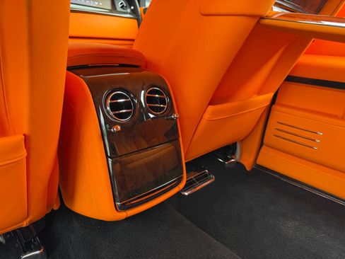 Used 2021 Rolls-Royce Phantom Extended Wheelbase image 36