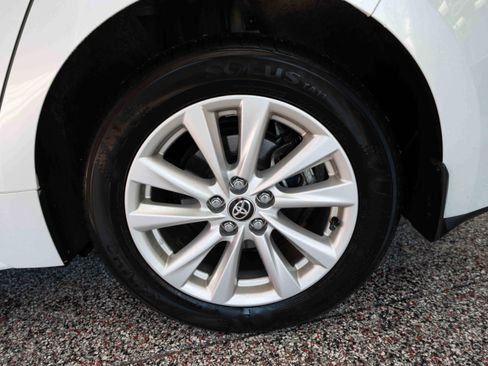 Used 2024 Toyota Corolla SE w/ SE Package image 29