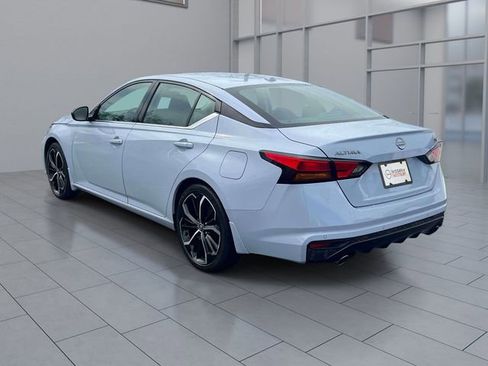 Used 2024 Nissan Altima 2.5 SR w/ SR Premium Package FWD image 8