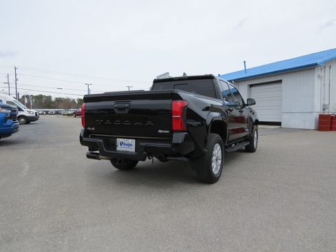 Used 2024 Toyota Tacoma SR5 image 3