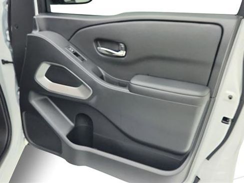 Certified 2025 Nissan Frontier SV w/ SV Convenience Package RWD image 25
