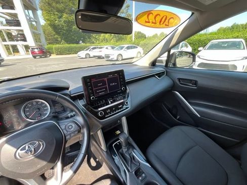 Used 2022 Toyota Corolla Cross LE AWD/4WD image 31