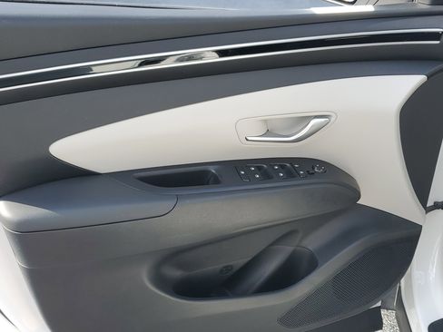 Certified 2024 Hyundai Tucson SE FWD image 9
