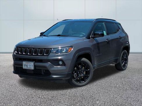 Used 2024 Jeep Compass Latitude w/ Altitude Special Edition AWD/4WD image 1