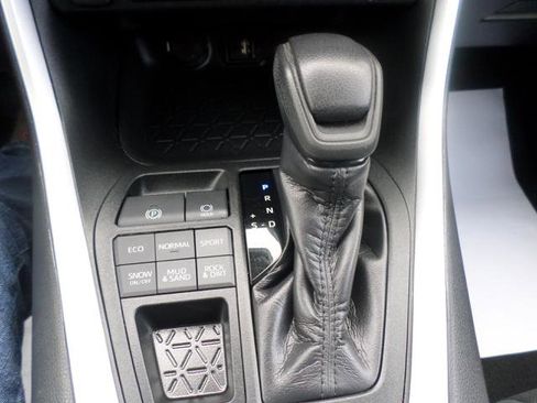 Used 2019 Toyota RAV4 XLE image 31