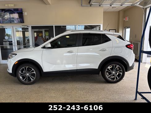 Used 2023 Buick Encore GX Select FWD image 5