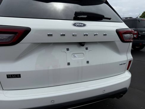 Used 2023 Ford Escape ST-Line w/ Tech Pack #1 AWD/4WD image 7