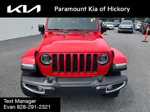 Used 2023 Jeep Gladiator Overland w/ LED Lighting Group AWD/4WD image 2