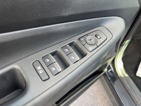 Used 2019 Hyundai Santa Fe SE image 24