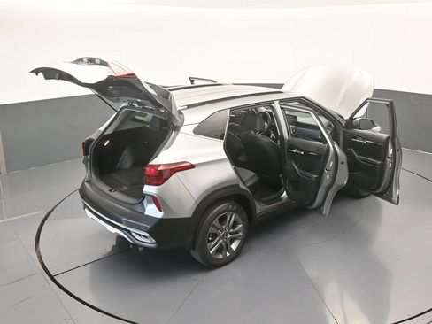 Used 2021 Kia Seltos S FWD image 62