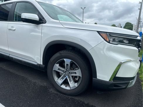 Used 2023 Honda Pilot EX-L image 9