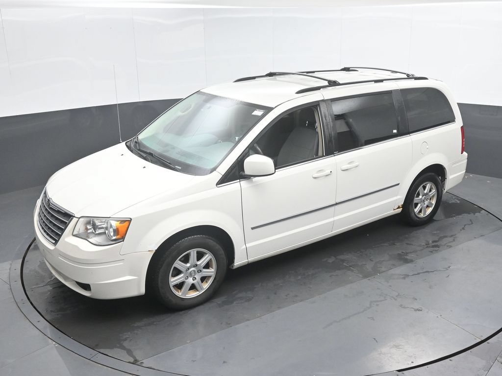 Used 2010 Chrysler Town & Country Touring FWD image 32