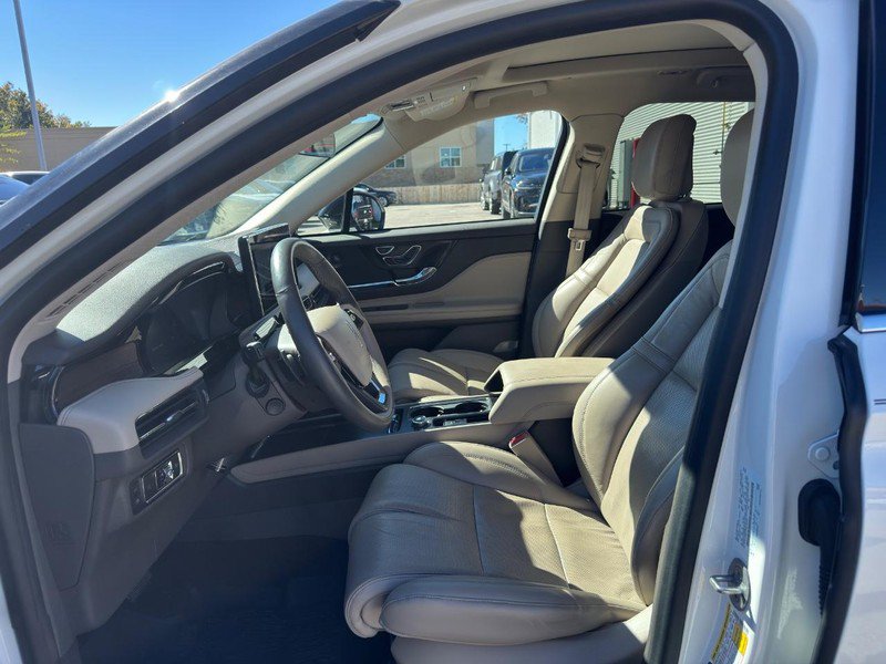 Used 2023 Lincoln Corsair Grand Touring w/ Equipment Group 302A AWD/4WD image 9