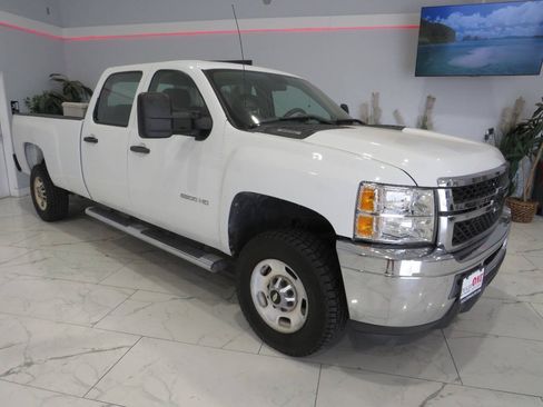 Used 2011 Chevrolet Silverado 2500 W/T AWD/4WD image 1