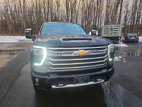 Used 2024 Chevrolet Silverado 2500 High Country w/ Technology Package image 6