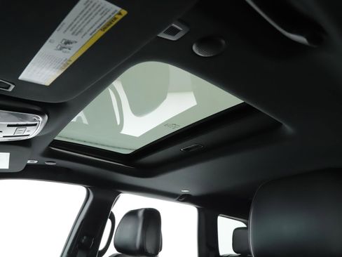 Used 2021 Jeep Grand Cherokee Laredo X image 7