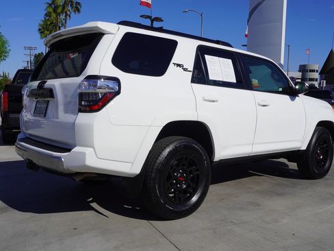 Certified 2024 Toyota 4Runner TRD Off-Road Premium w/ Off Road Premium Plus Package AWD/4WD image 4