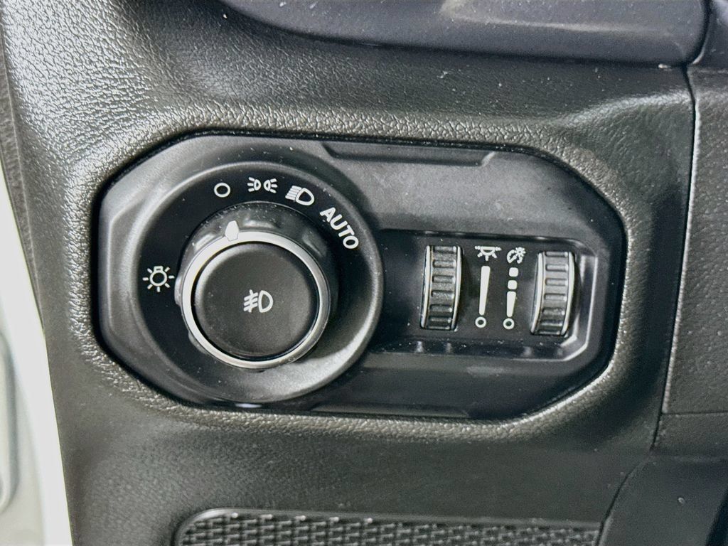 Used 2022 Jeep Wrangler Unlimited Sport AWD/4WD image 18