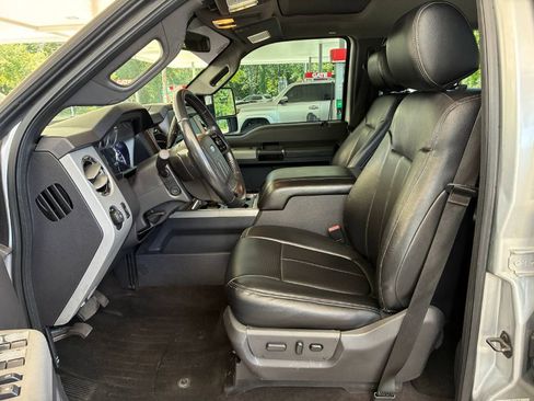Used 2015 Ford F250 Lariat w/ Lariat Ultimate Package AWD/4WD image 8