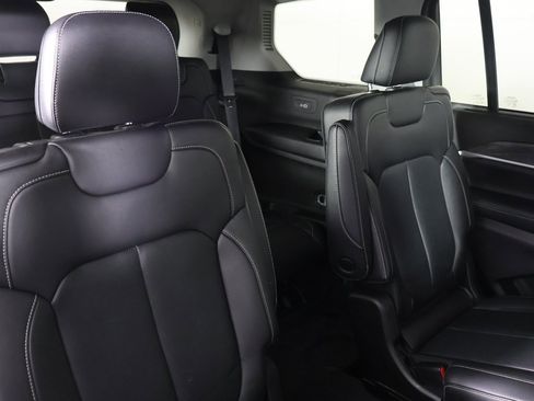 Used 2023 Jeep Grand Cherokee L Limited w/ Luxury Tech Group II image 38