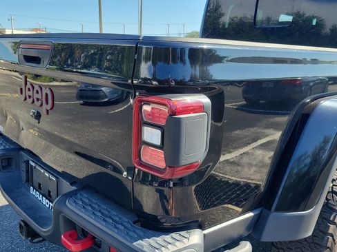 Used 2022 Jeep Gladiator Rubicon w/ LED Lighting Group AWD/4WD image 11