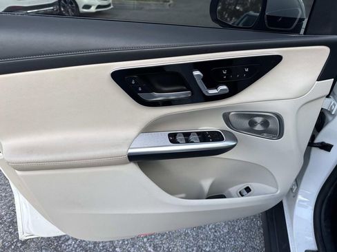 Used 2023 Mercedes-Benz GLC 300 image 19