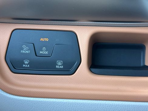 New 2025 Volkswagen ID. Buzz Pro S Plus image 25