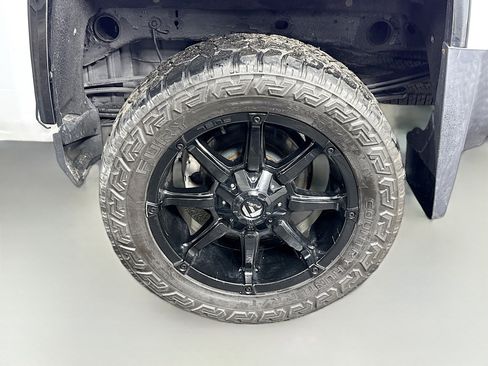 Used 2017 Chevrolet Silverado 1500 LT w/ All Star Edition image 35