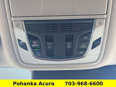 Used 2024 Acura RDX SH-AWD image 17