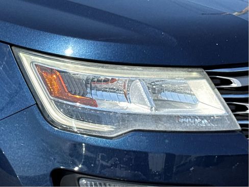 Used 2017 Ford Explorer Limited image 5