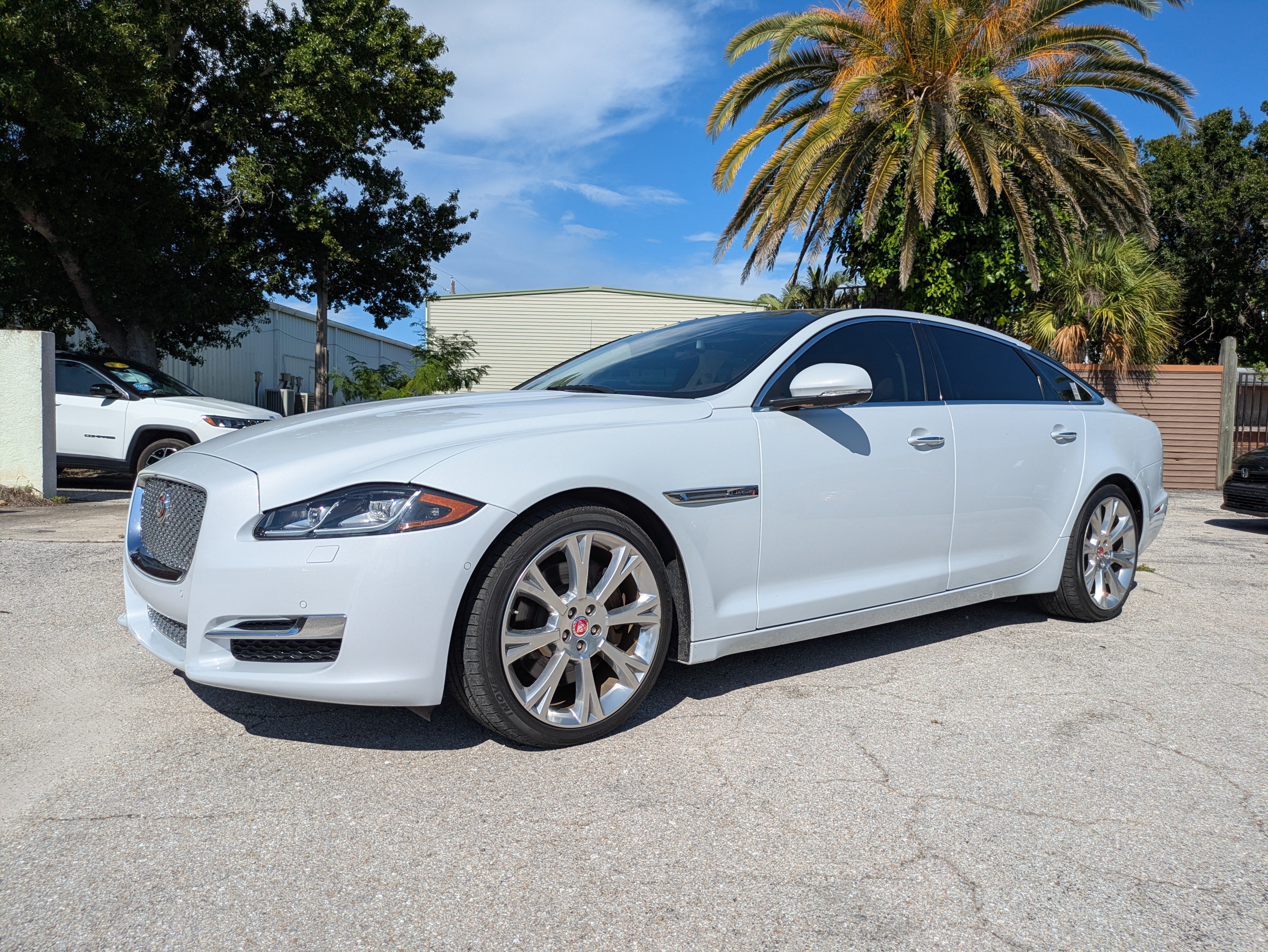 Used 2017 Jaguar XJ L Portfolio RWD image 12