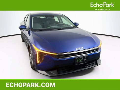 Used 2025 Kia K4 FWD image 1