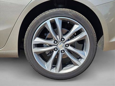 Used 2024 Chevrolet Malibu LT FWD image 15