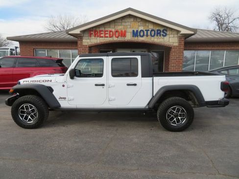 Used 2024 Jeep Gladiator Rubicon w/ Technology Group image 12