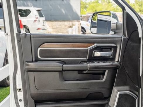 Used 2022 RAM 2500 Laramie AWD/4WD image 17