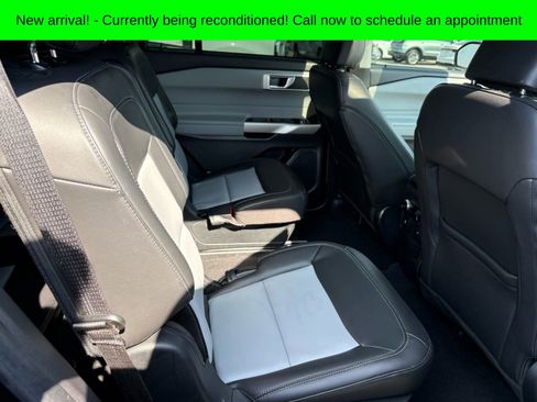 Used 2023 Ford Explorer XLT w/ Equipment Group 202A image 5