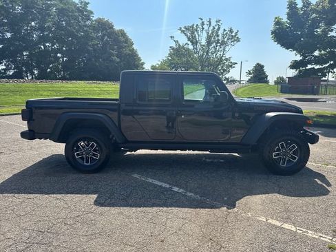 Used 2026 Jeep Gladiator Mojave AWD/4WD image 12