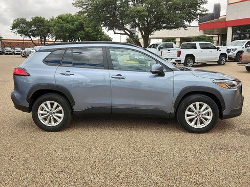 Used 2023 Toyota Corolla Cross LE AWD/4WD image 5