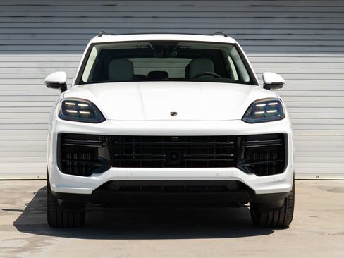 New 2025 Porsche Cayenne Turbo AWD/4WD image 27