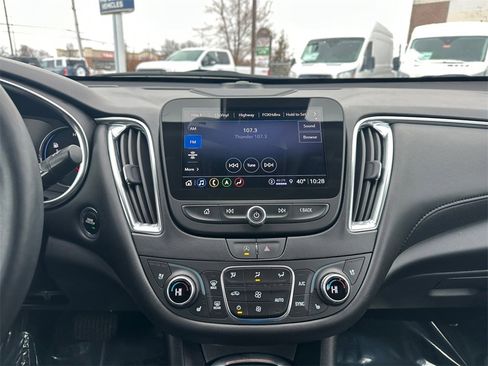 Used 2024 Chevrolet Malibu LT image 15