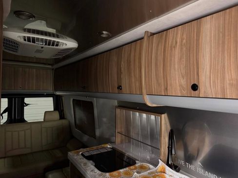 Used 2022 Mercedes-Benz Sprinter 3500 image 18