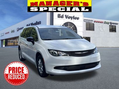 New 2025 Chrysler Voyager LX
