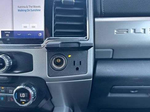 Used 2022 Ford F250 Lariat w/ Lariat Value Package AWD/4WD image 46